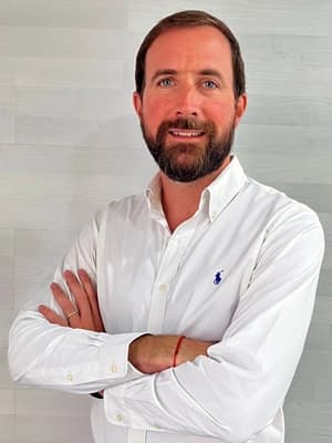 José E. Garay - Gerente General